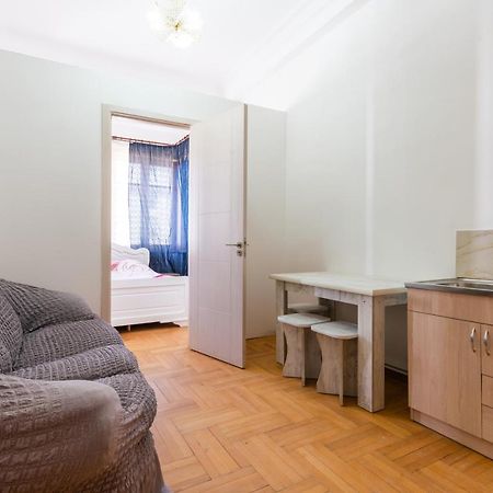 Center 4 You Hotel Tbilisi Zewnętrze zdjęcie