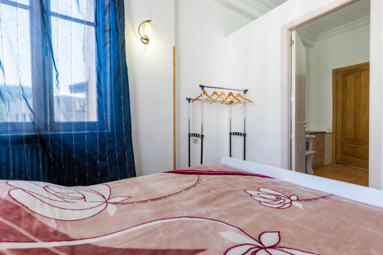 Center 4 You Hotel Tbilisi Zewnętrze zdjęcie
