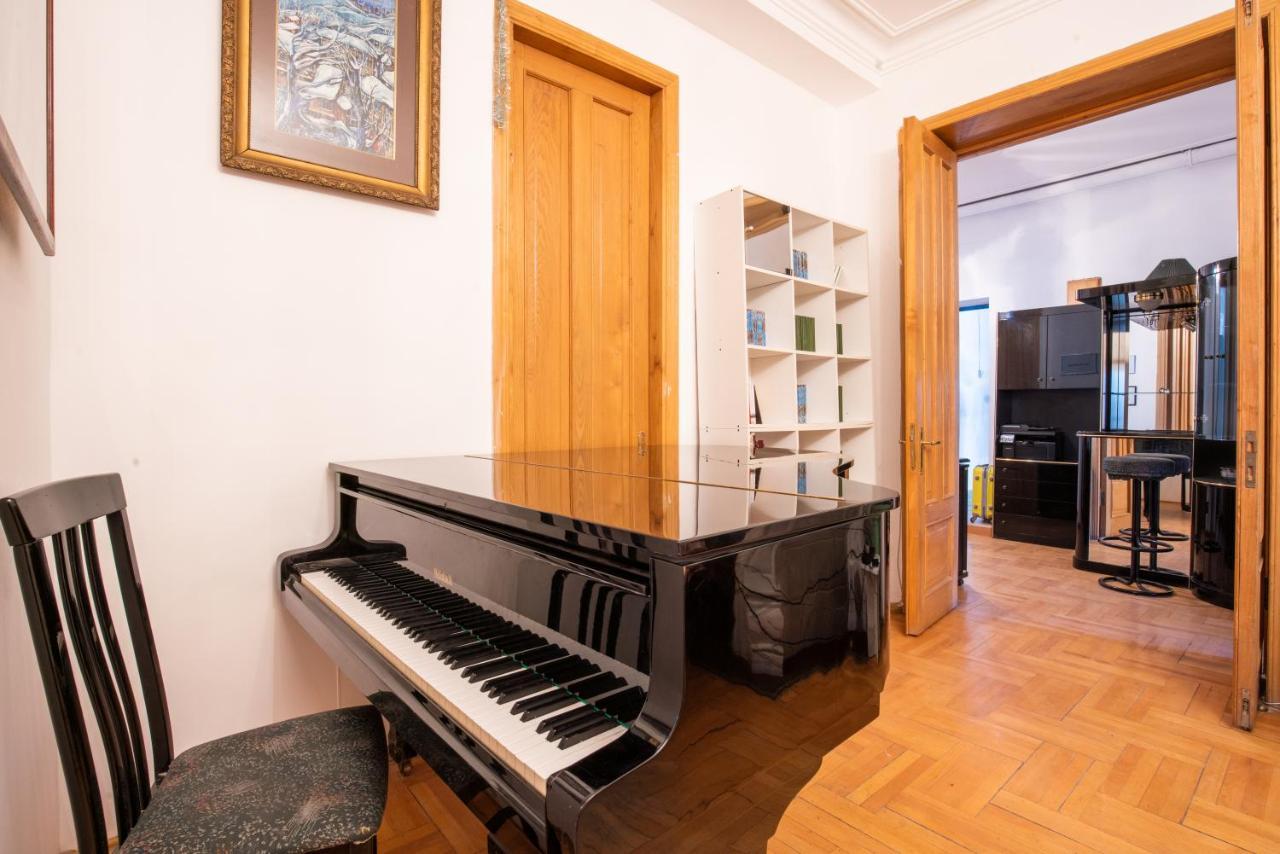 Center 4 You Hotel Tbilisi Zewnętrze zdjęcie