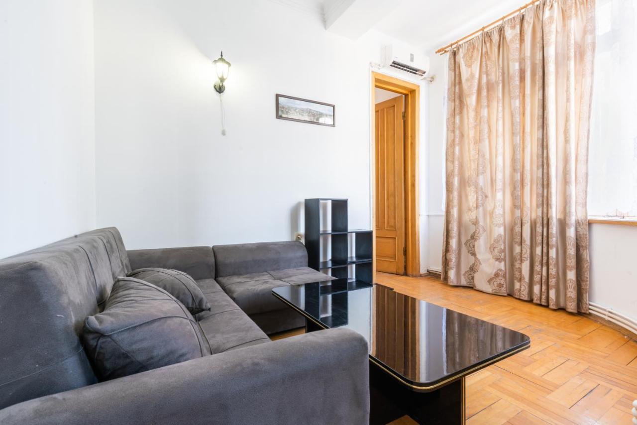 Center 4 You Hotel Tbilisi Zewnętrze zdjęcie