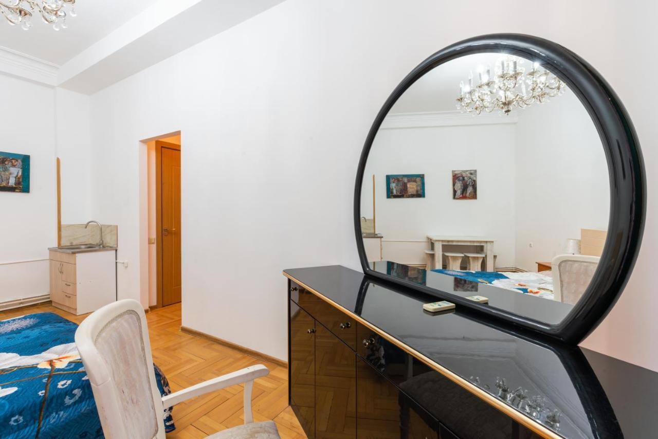 Center 4 You Hotel Tbilisi Zewnętrze zdjęcie