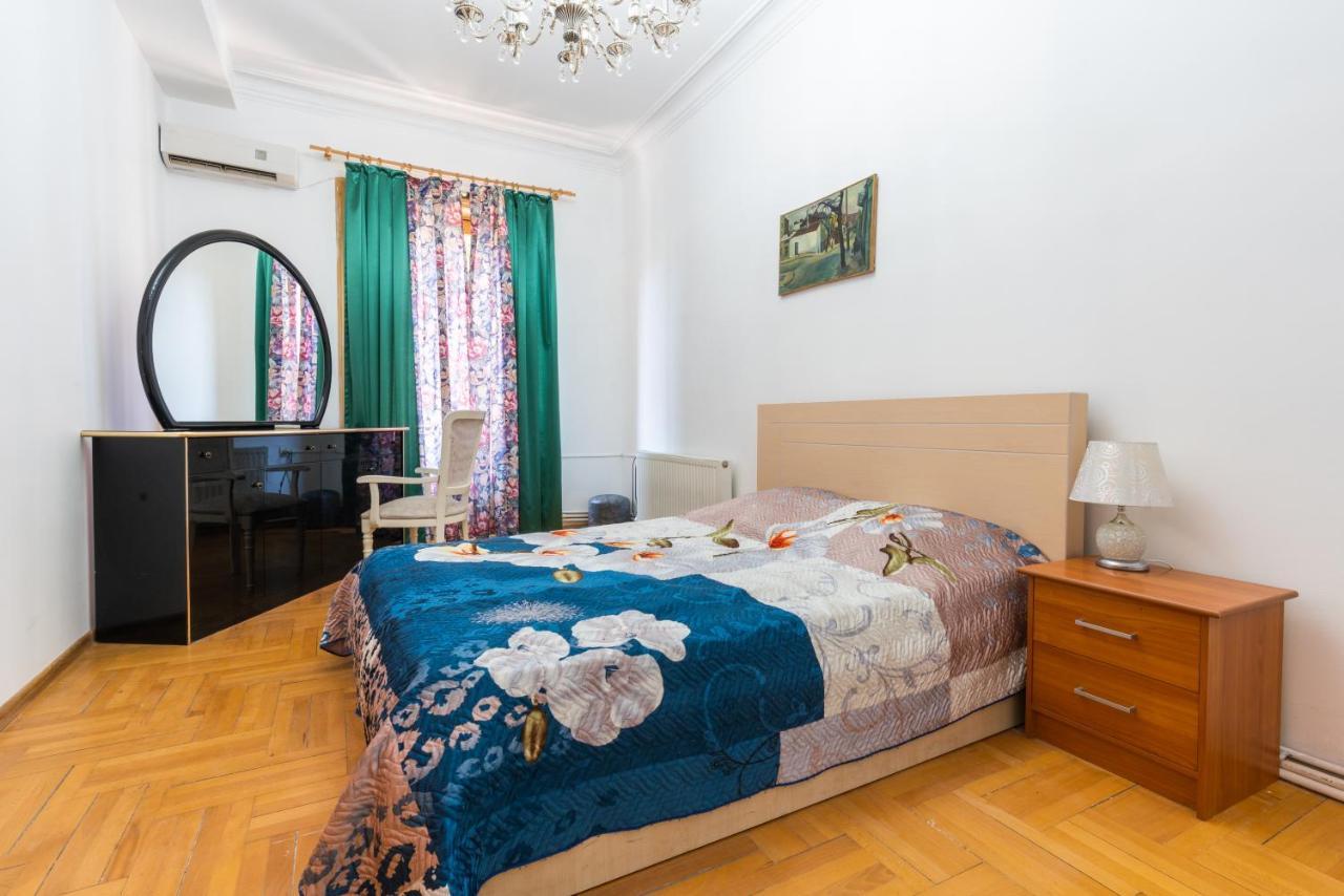 Center 4 You Hotel Tbilisi Zewnętrze zdjęcie