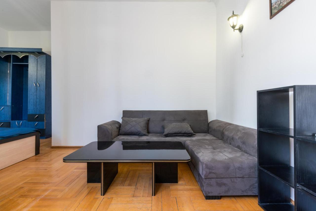 Center 4 You Hotel Tbilisi Zewnętrze zdjęcie