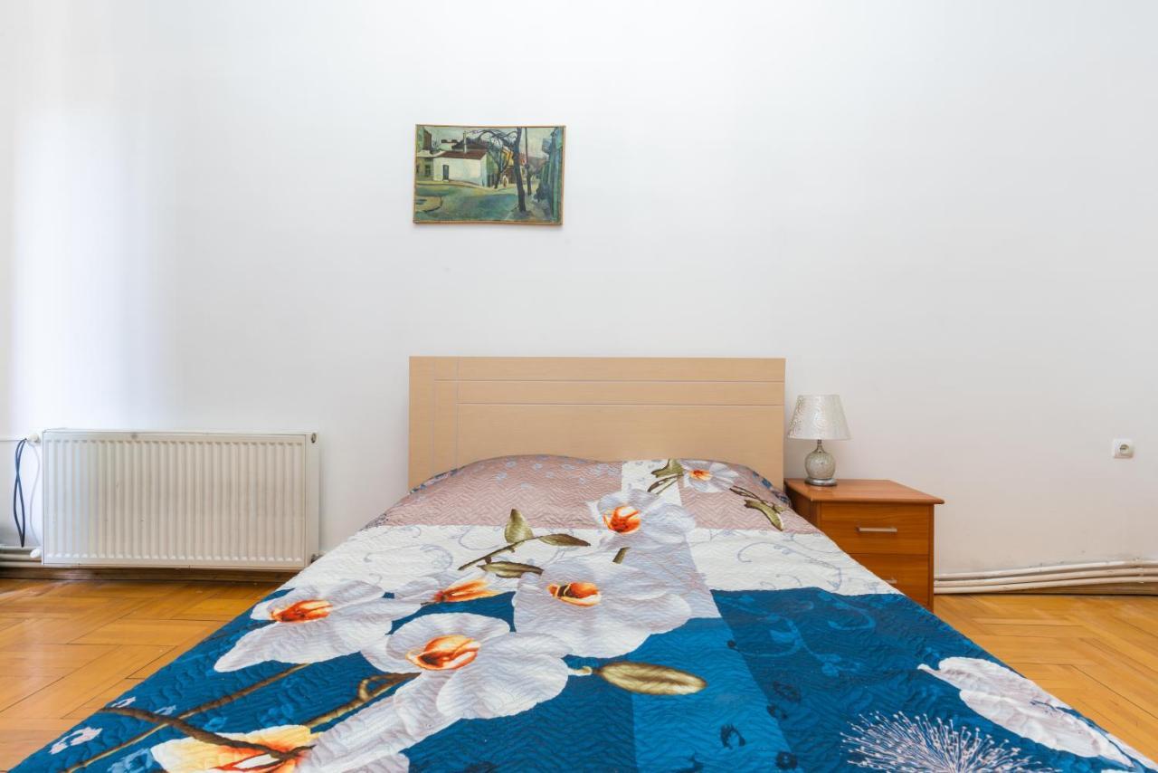 Center 4 You Hotel Tbilisi Zewnętrze zdjęcie